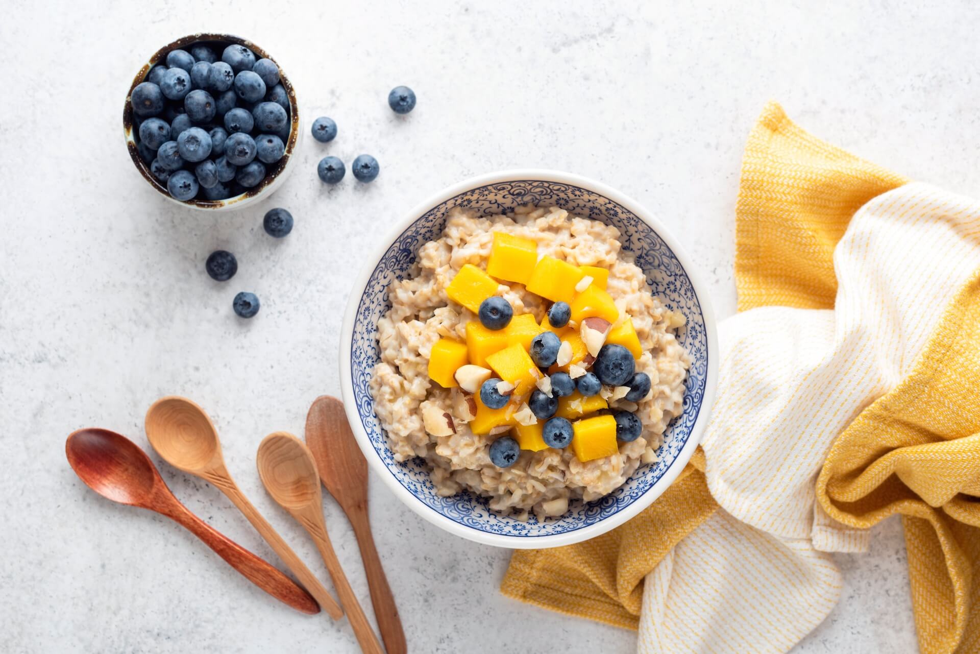 Śniadanie w ciąży – jaki powinien być pierwszy posiłek?